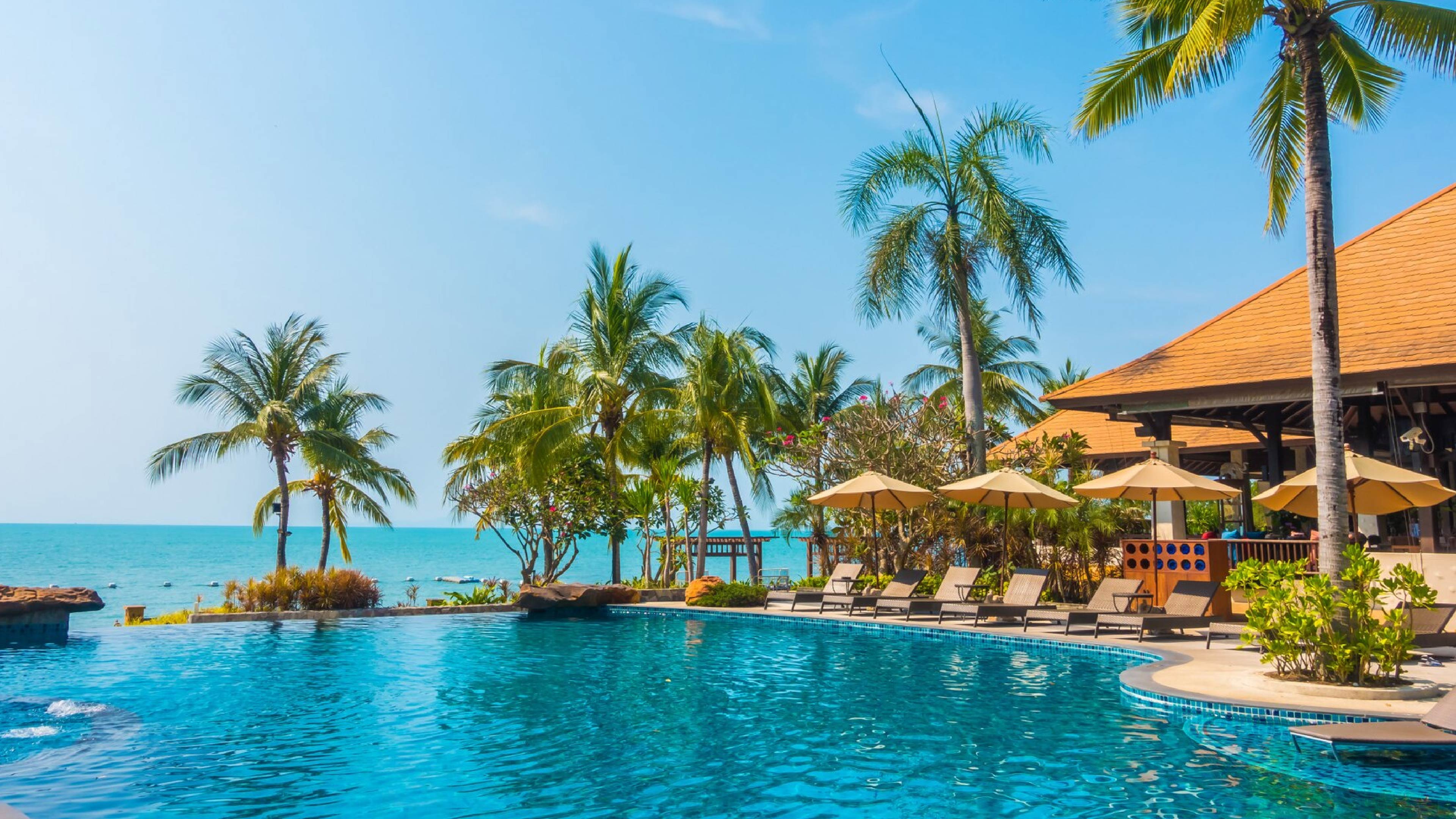 Thưởng thức ẩm thực tại villa